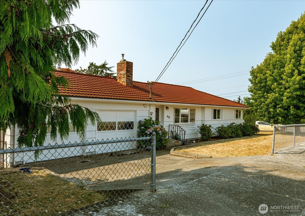 Photo of 49 SE Pasek Street, Oak Harbor, WA 98277 (MLS # 2569207)