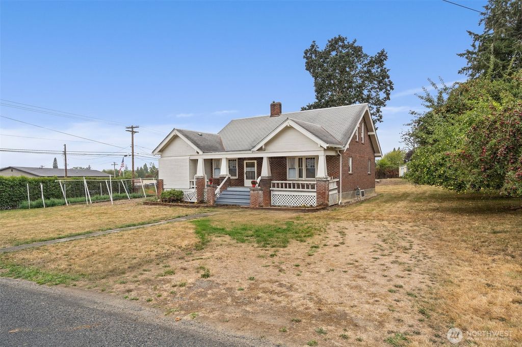 Photo of 26 SE Spring Street, Chehalis, WA 98532 (MLS # 2481376)