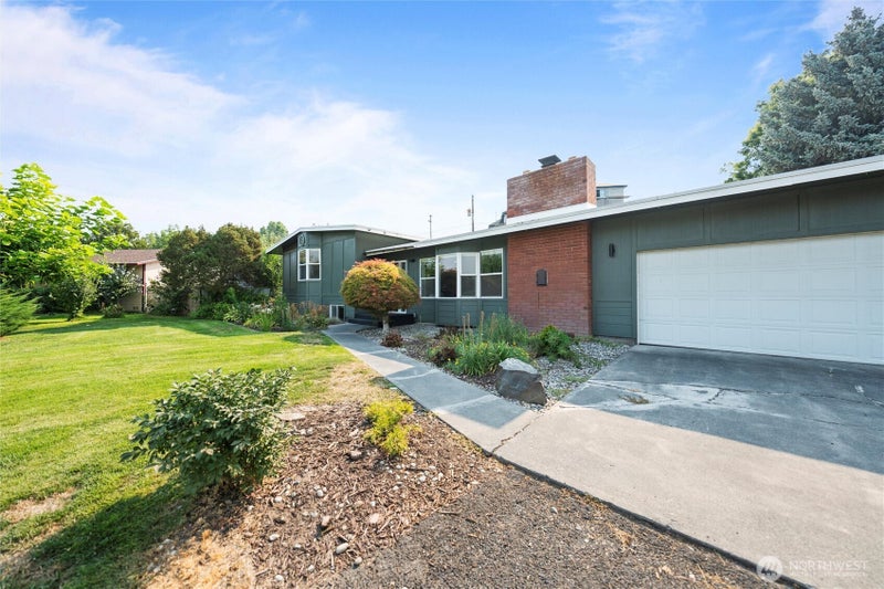 1147 Ashley Way