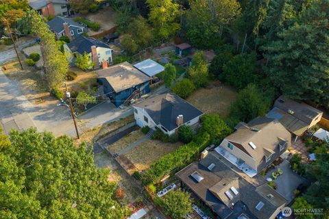 Photo of 10522 41st Place NE, Seattle, WA 98125 (MLS # 2432678)