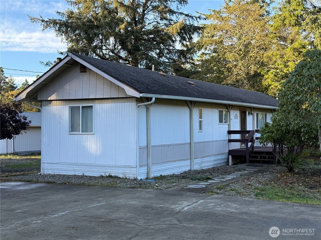 Photo of 1307 323rd Place, Ocean Park, WA 98640 (MLS # 2521128)