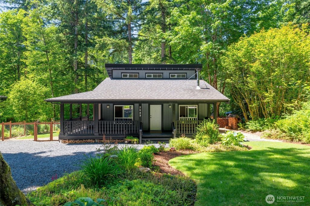 Photo of 7533 Canyon View Drive, Deming, WA 98244 (MLS # 2490576)