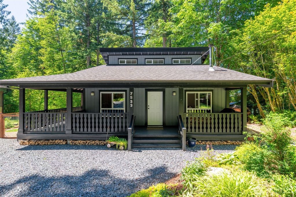 Photo of 7533 Canyon View Drive, Deming, WA 98244 (MLS # 2490576)