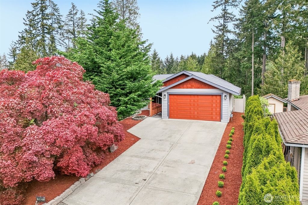 Photo of 15831 SE 43rd Place, Bellevue, WA 98006 (MLS # 2518108)