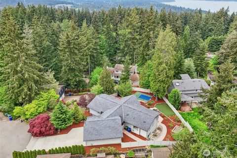 Photo of 15831 SE 43rd Place, Bellevue, WA 98006 (MLS # 2518108)