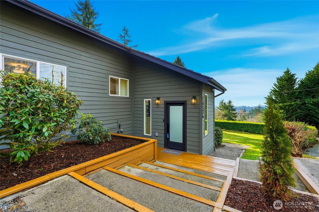 Photo of 16126 Tiger Mountain Road SE, Issaquah, WA 98027 (MLS # 2470572)