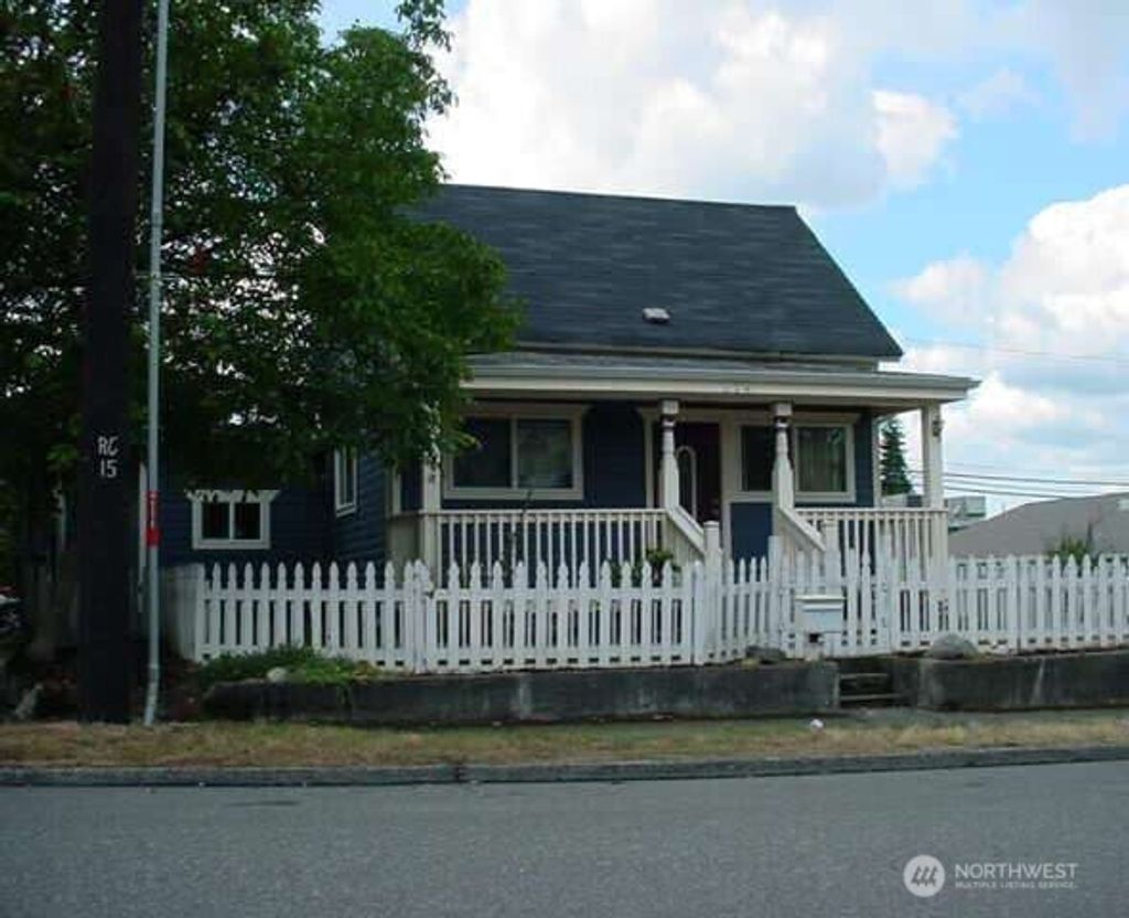 Photo of 514 N MacLeod Avenue, Arlington, WA 98223 (MLS # 2336646)