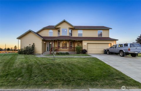 Photo of 1716 S Legend Lane, Moses Lake, WA 98837 (MLS # 2509499)