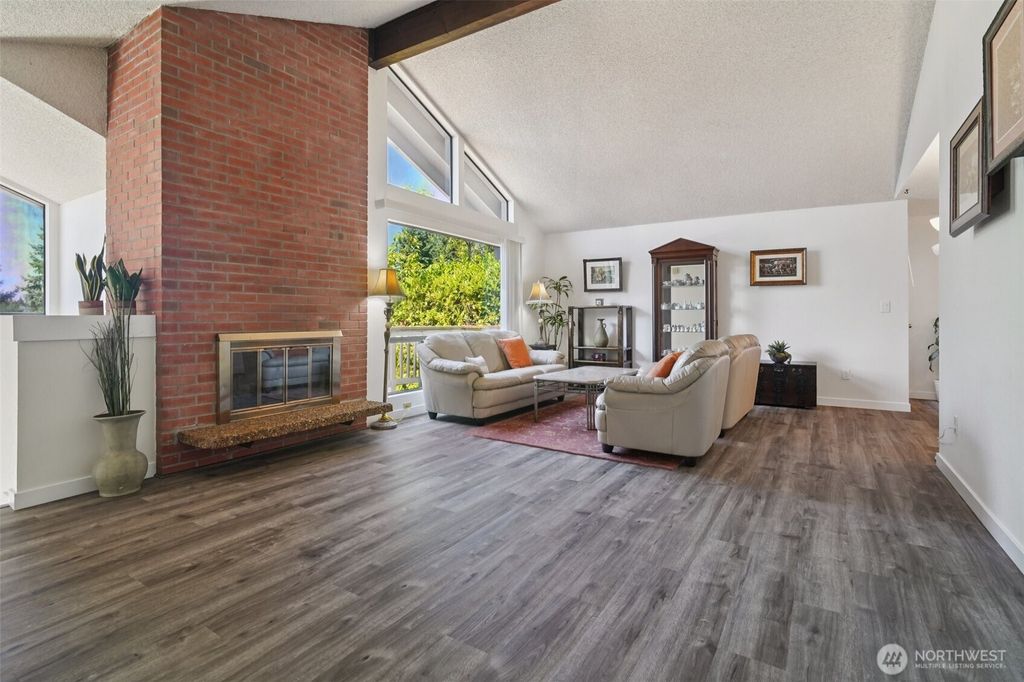 Photo of 32710 5th Avenue SW, Federal Way, WA 98023 (MLS # 2401207)
