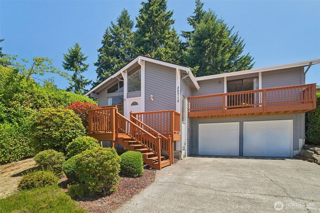 Photo of 32710 5th Avenue SW, Federal Way, WA 98023 (MLS # 2401207)