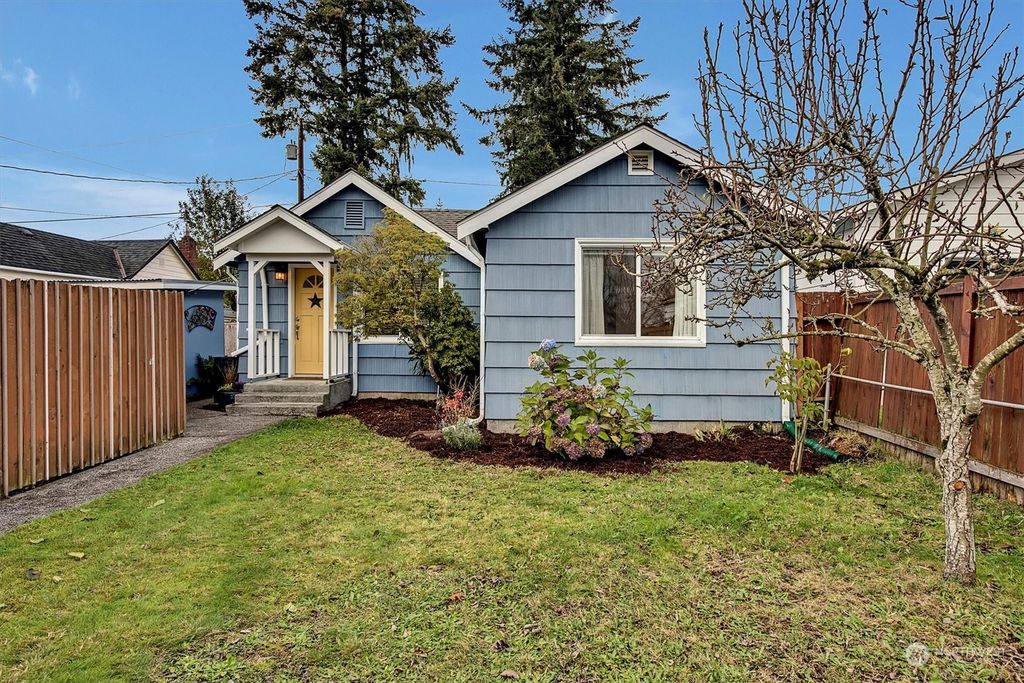 Photo of 1710 Cedar Street, Everett, WA 98201 (MLS # 2310561)