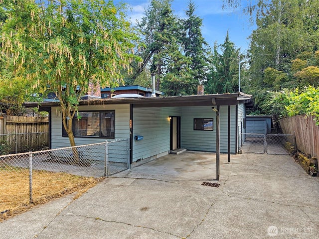 2327 NE 92nd Street, Seattle