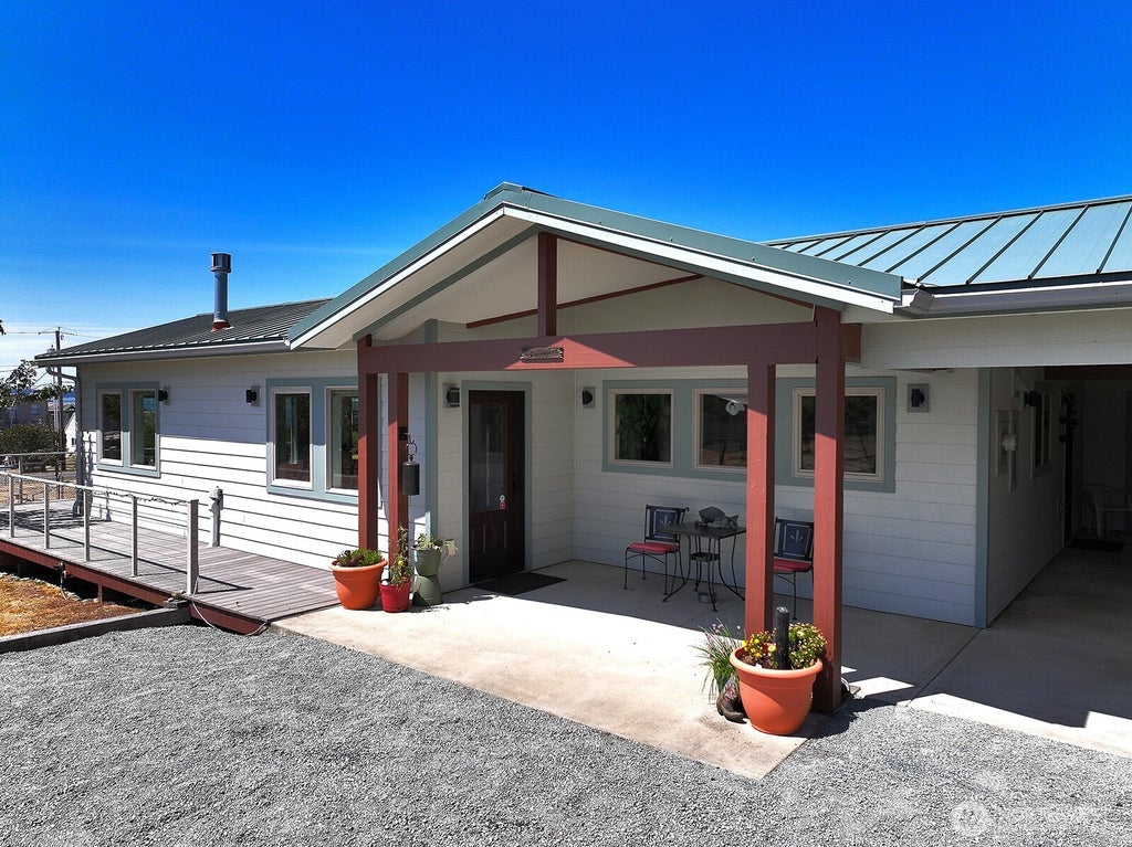 Photo of 4883 Magellan Drive, Freeland, WA 98249 (MLS # 2553797)