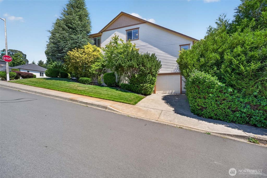 Photo of 722 E 18th St ST, La Center, WA 98629 (MLS # 2545957)