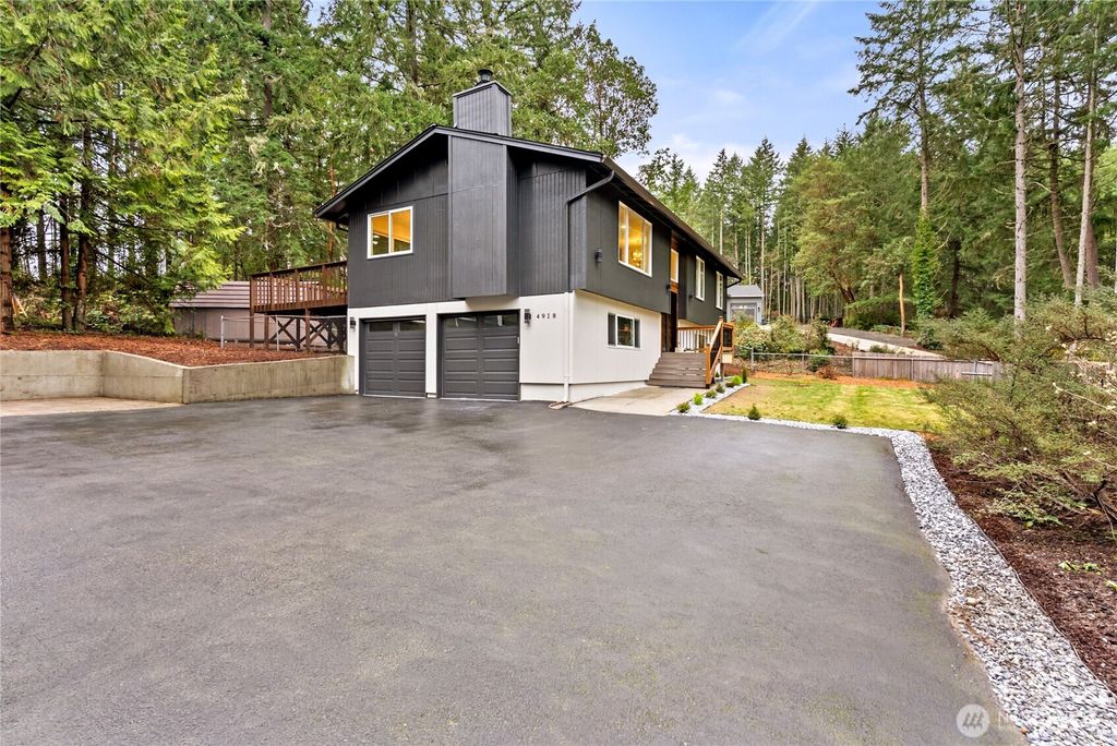 Photo of 4918 Murphy Drive NW, Gig Harbor, WA 98335 (MLS # 2468937)