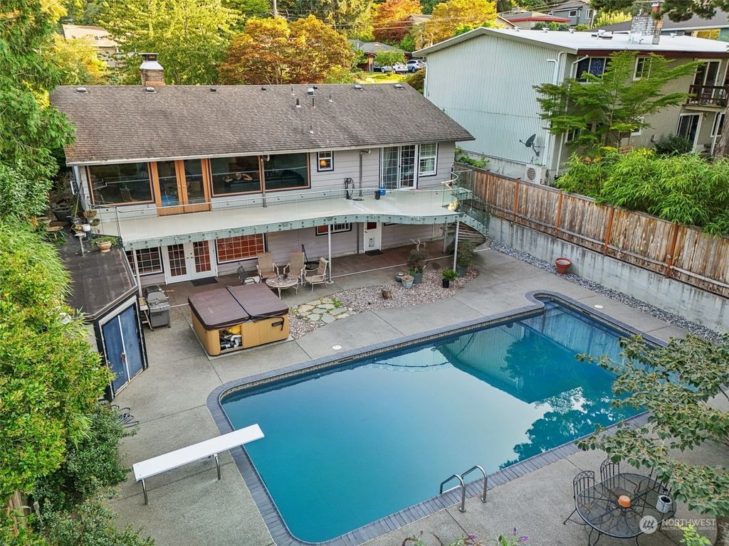 Photo of 3838 NE 98th Street, Seattle, WA 98115 (MLS # 2275089)