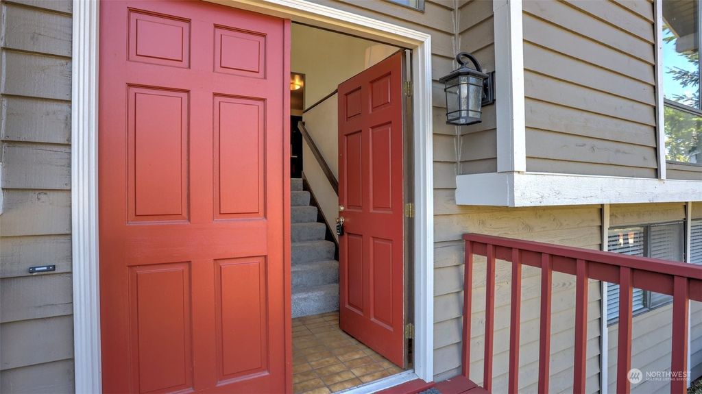 Photo of 15521 SE 178th Place, Renton, WA 98058 (MLS # 2162671)