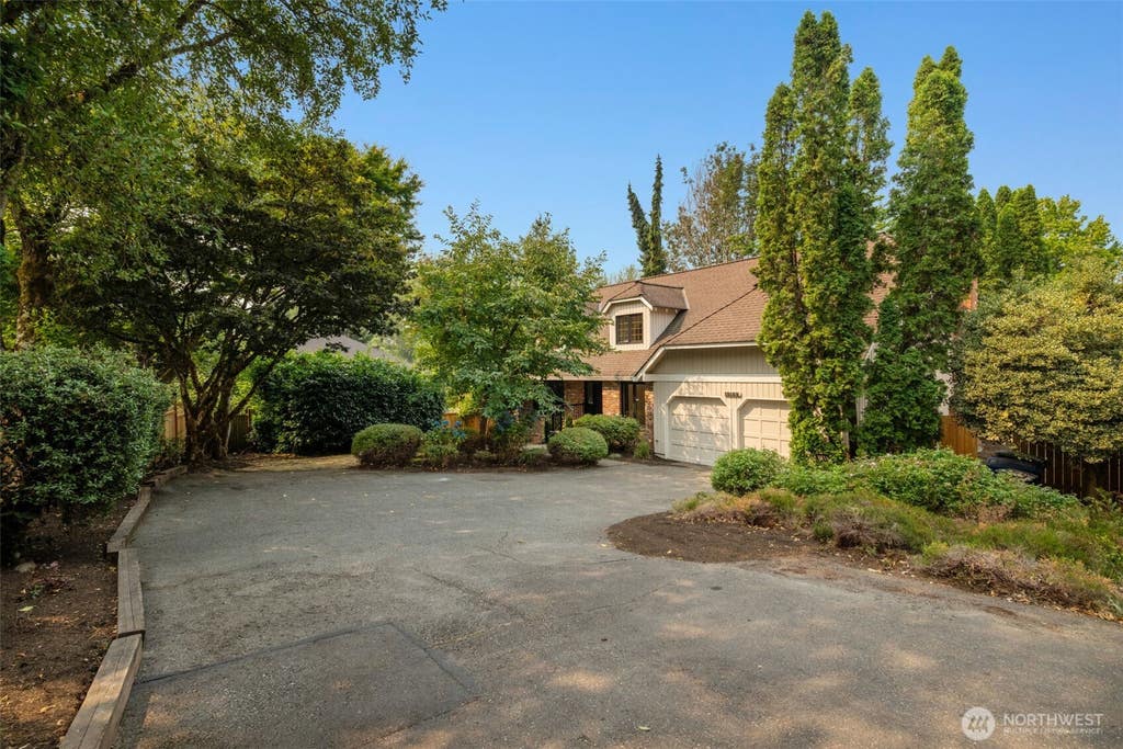 Photo of 15155 NE 6th Street, Bellevue, WA 98007 (MLS # 2559686)