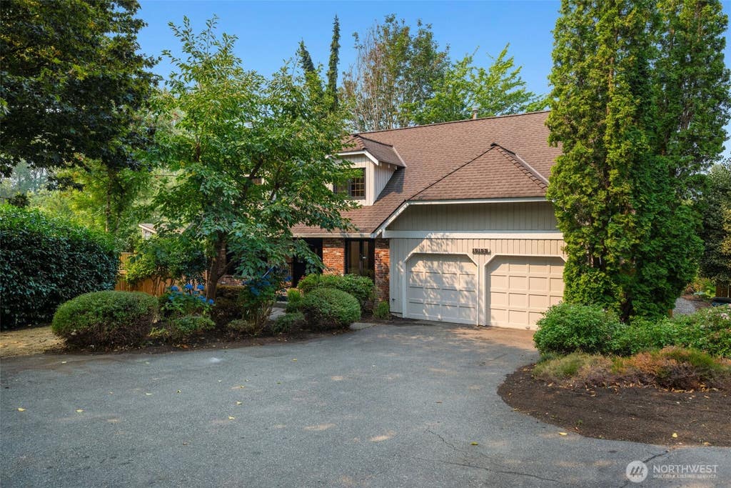 Photo of 15155 NE 6th Street, Bellevue, WA 98007 (MLS # 2559686)