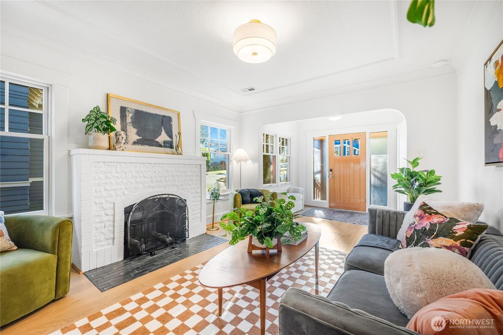 Photo of 1424 N 53rd Street, Seattle, WA 98103 (MLS # 2477982)