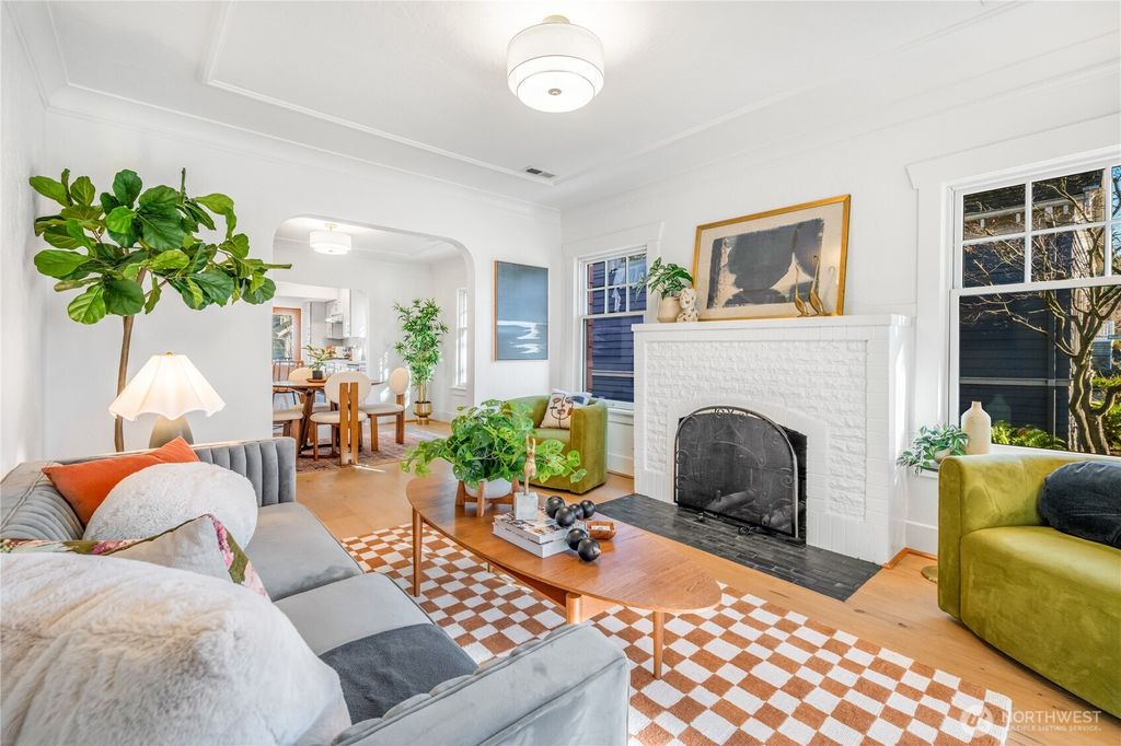 Photo of 1424 N 53rd Street, Seattle, WA 98103 (MLS # 2477982)