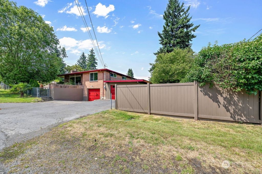 Photo of 15855 11th Avenue SW, Burien, WA 98166 (MLS # 2068396)
