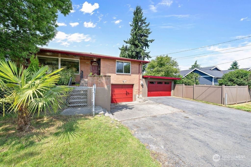 Photo of 15855 11th Avenue SW, Burien, WA 98166 (MLS # 2068396)