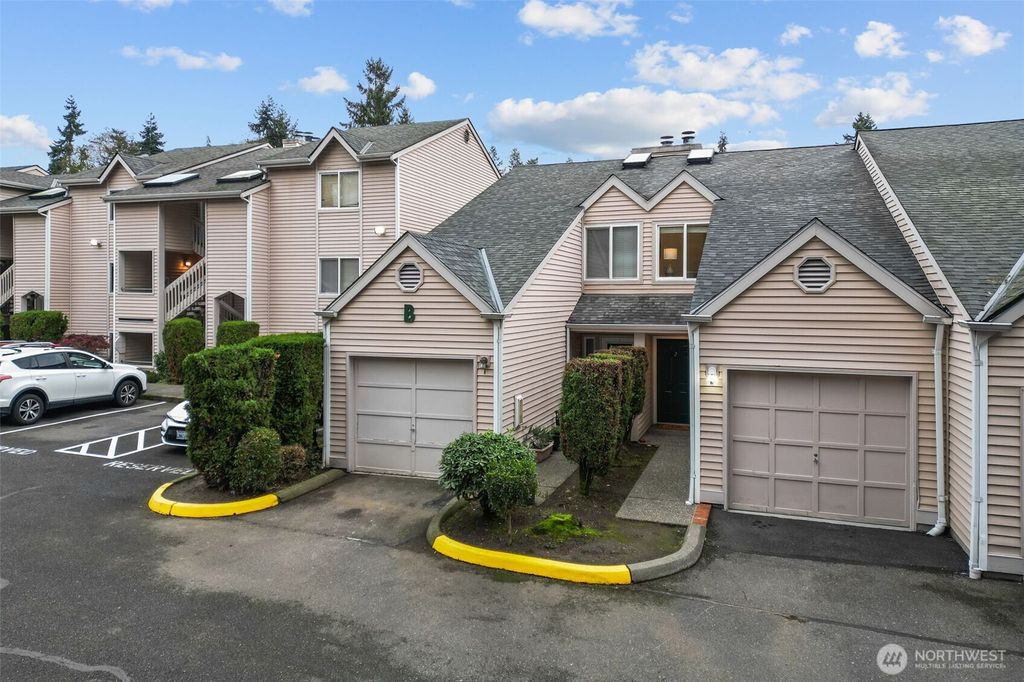 Photo of 1825 S 330th Street #B2, Federal Way, WA 98003 (MLS # 2458257)