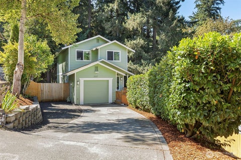 Photo of 3315 1st Street, Bremerton, WA 98312 (MLS # 2572253)