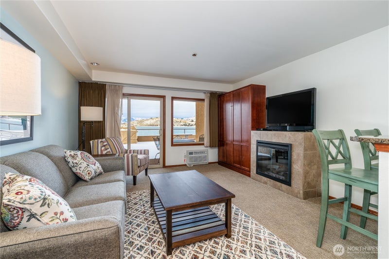 322 W Woodin Avenue 512