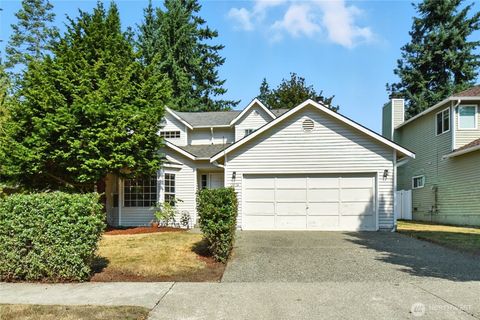 Photo of 13014 NE 101st Place, Kirkland, WA 98033 (MLS # 2536617)