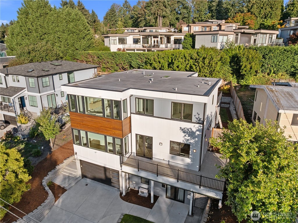 Photo of 328 Slater Street S, Kirkland, WA 98033 (MLS # 2583745)