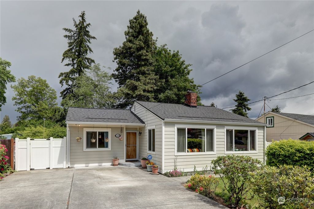 Photo of 2222 S 126th Street St, Seattle, WA 98168 (MLS # 2215816)