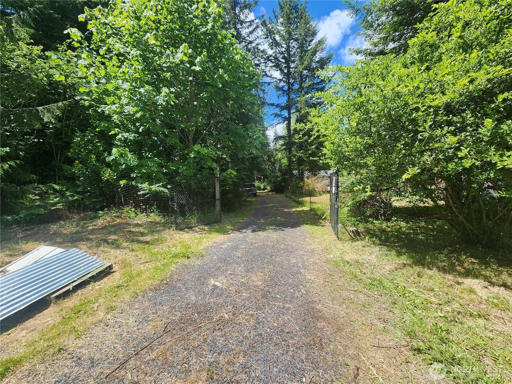 Photo of 504 47 Winston Creek Road, Mossyrock, WA 98564 (MLS # 2522500)