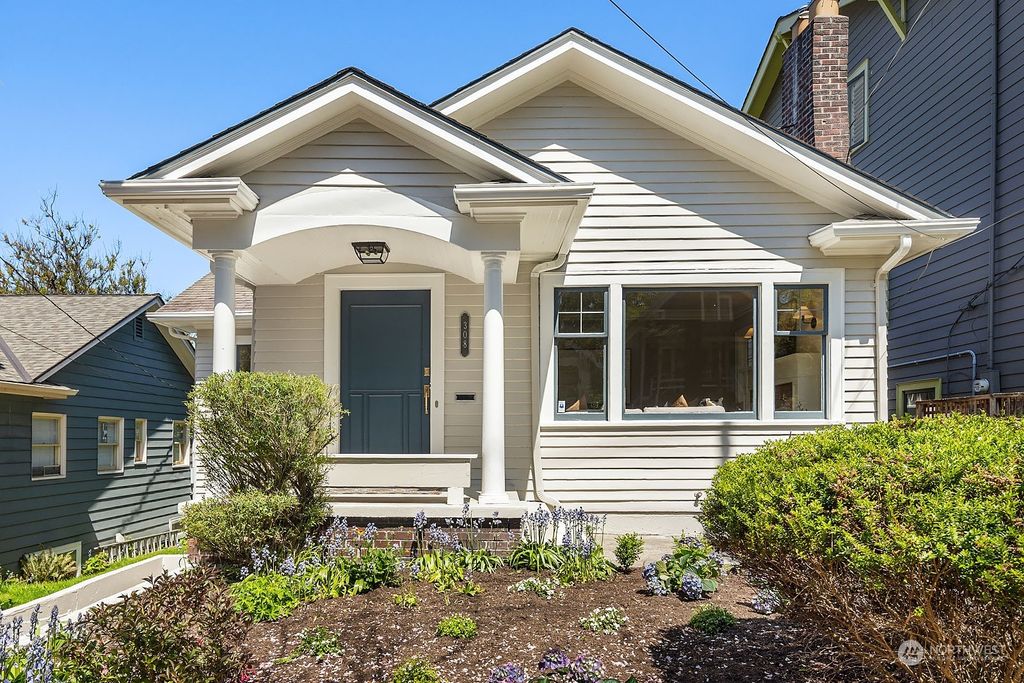 Photo of 308 Howe Street, Seattle, WA 98109 (MLS # 2067294)