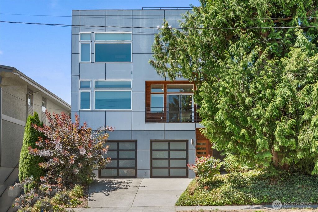 Photo of 9707 Woodlawn Avenue N, Seattle, WA 98103 (MLS # 2414976)