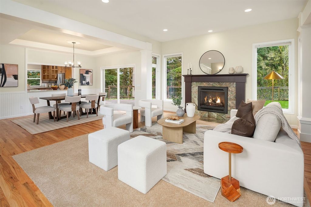 Photo of 255 SW Edgewood Court, Issaquah, WA 98027 (MLS # 2346342)