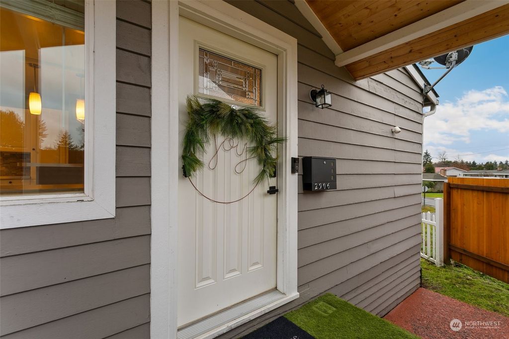 Photo of 2906 NE 5th Place, Renton, WA 98056 (MLS # 2184507)