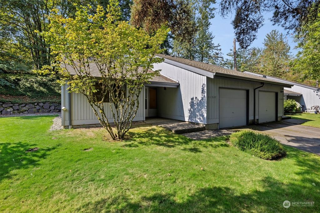 Photo of 11527 SE 175th Street #9, Renton, WA 98055 (MLS # 2287429)