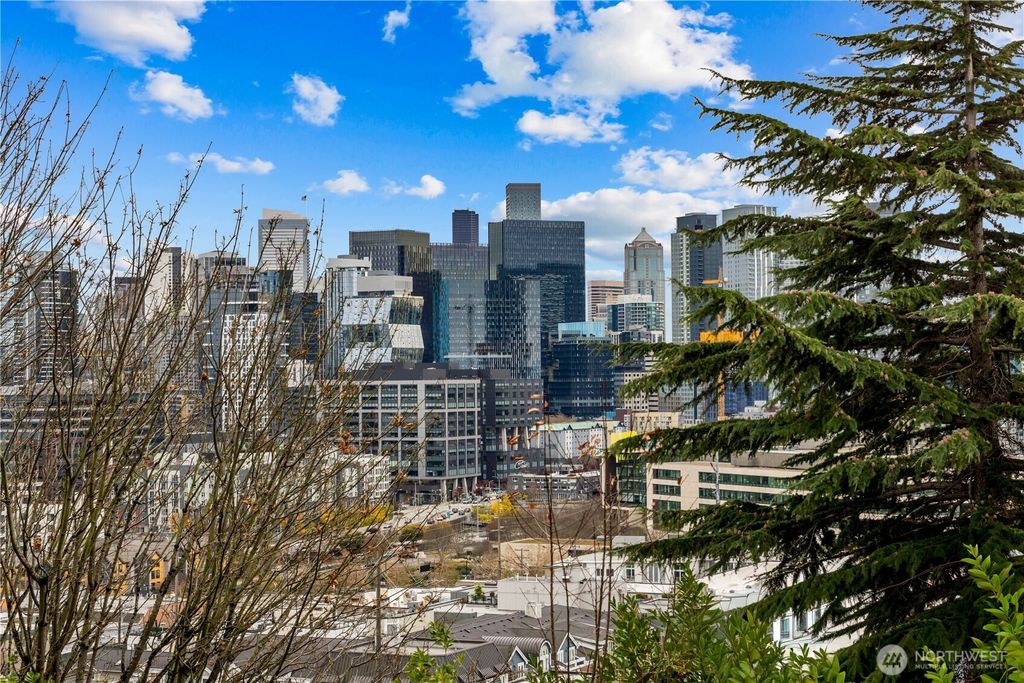 Photo of 1014 4th Avenue N, Seattle, WA 98109 (MLS # 2482325)