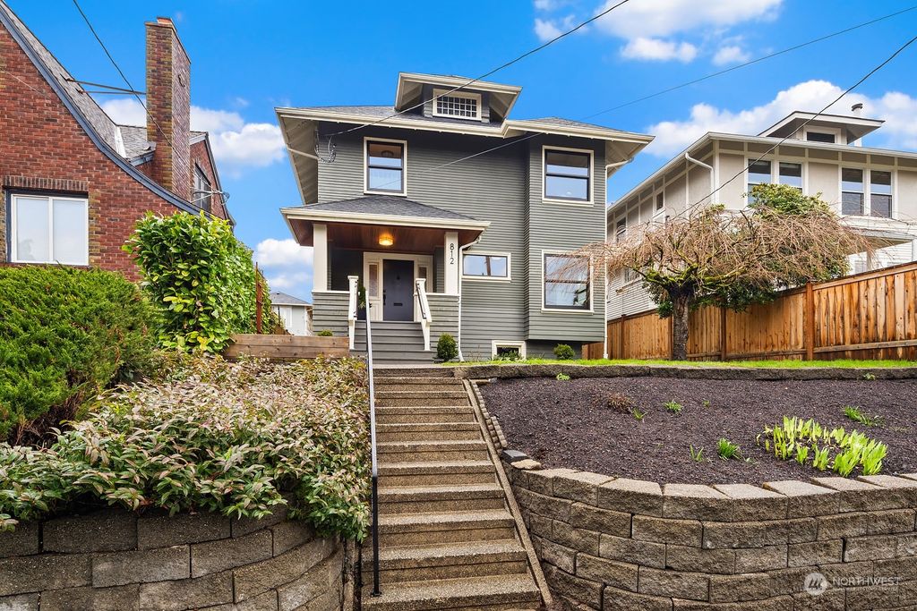 Photo of 812 31st Avenue, Seattle, WA 98122 (MLS # 2204011)