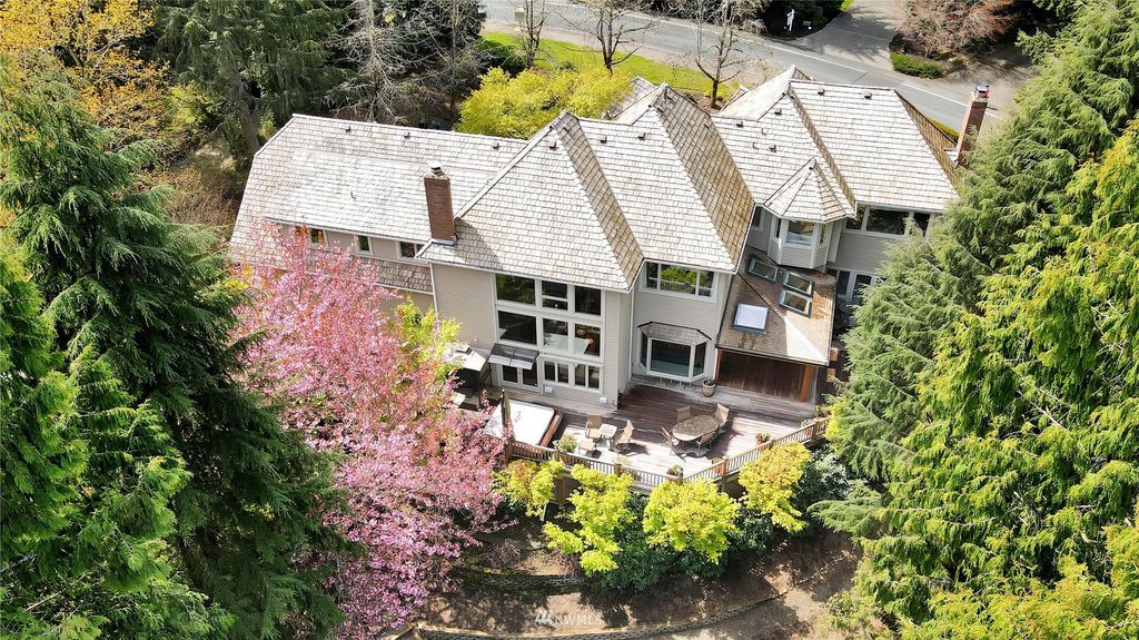 Photo of 18208 159th Avenue NE, Woodinville, WA 98072 (MLS # 1921577)