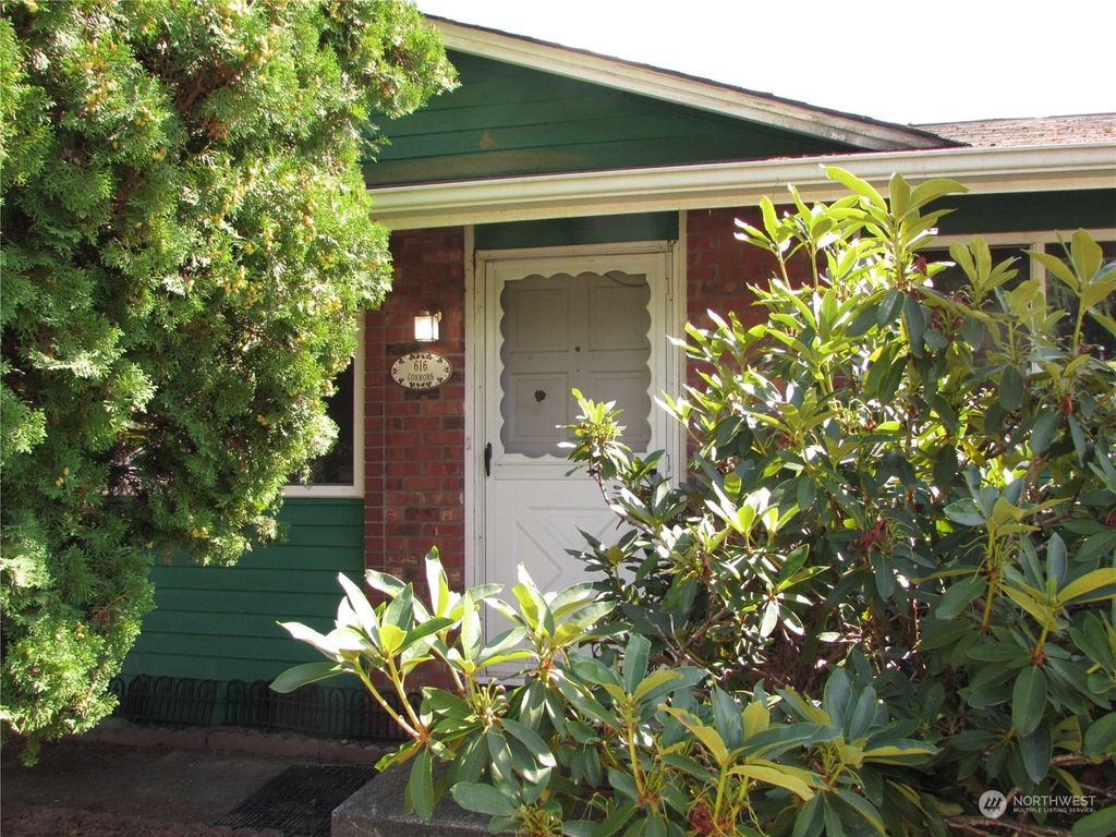 Photo of 616 212th Street SW, Bothell, WA 98021 (MLS # 2277051)