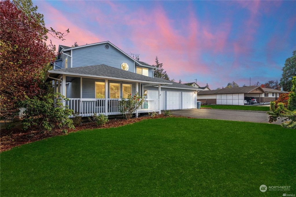 Photo of 304 17th Avenue Ct, Milton, WA 98354 (MLS # 2026491)