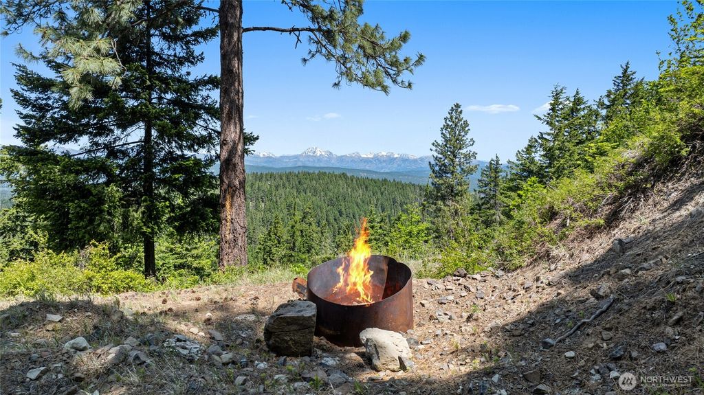 Photo of 1208 Rodeo Road, Cle Elum, WA 98922 (MLS # 2538967)