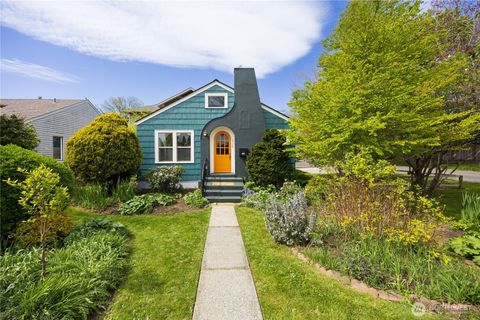 Photo of 1715 H Street, Bellingham, WA 98225 (MLS # 2513855)