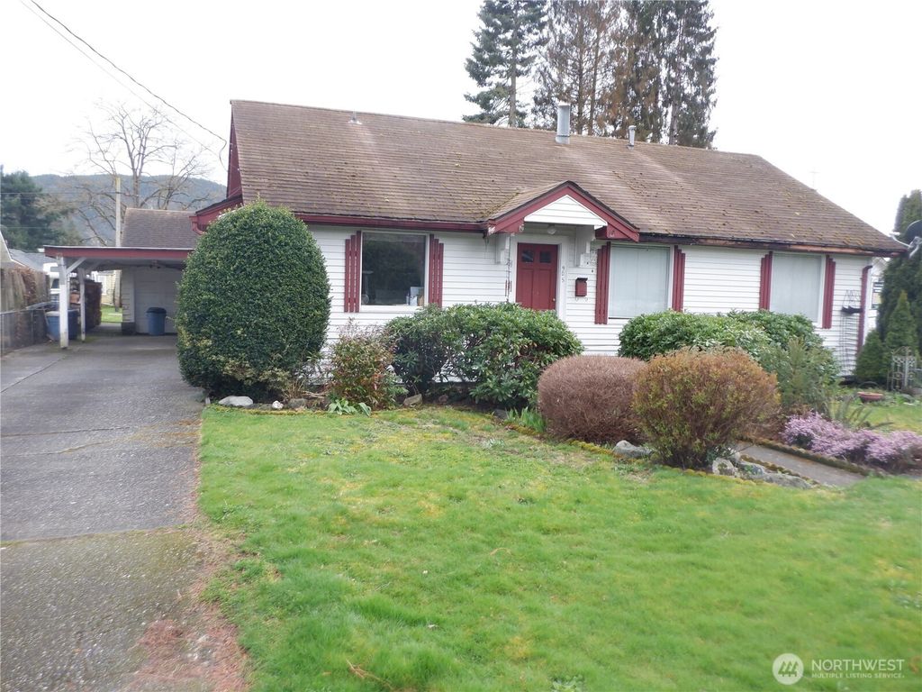 Photo of 905 Talcott Street, Sedro Woolley, WA 98284 (MLS # 2509157)