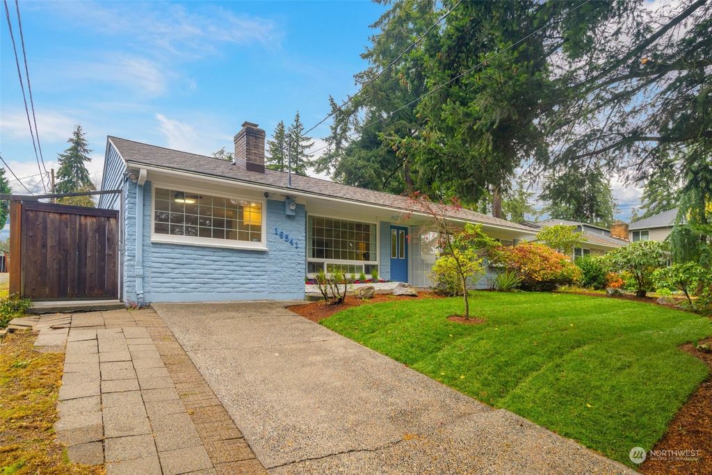 Photo of 16541 Ashworth Avenue N, Shoreline, WA 98133 (MLS # 2309918)