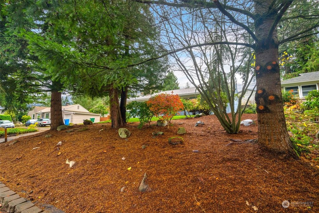 Photo of 16541 Ashworth Avenue N, Shoreline, WA 98133 (MLS # 2309918)