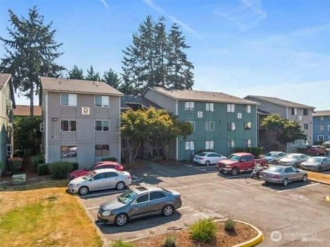 Photo of 3312 I Street NE #D202, Auburn, WA 98002 (MLS # 2517576)